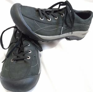Keen Women's Casual Comfort Shoe Size 8.5 black Pr